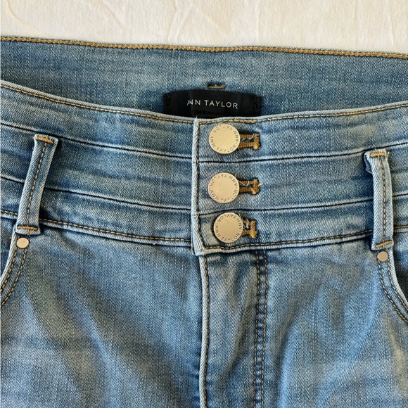 Ann Taylor Size 14 Tall Skinny Jeans Light Wash - Picture 2 of 4